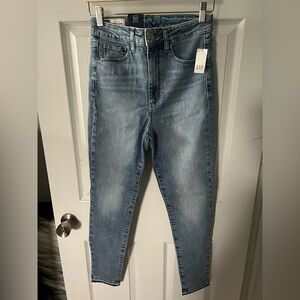 NWT: GAP Super Skinny Contoured sky high super stretch jeans